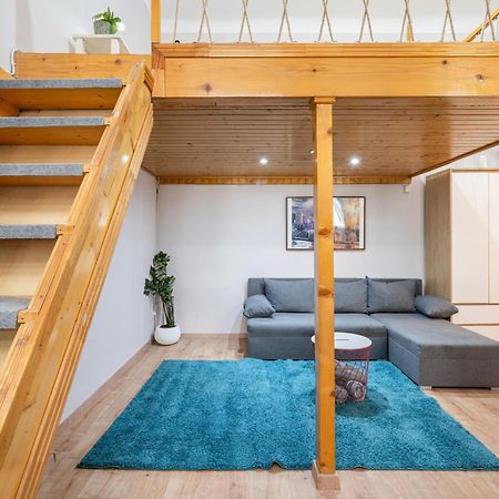 Affordable Heroes' Square Residence Boedapest Buitenkant foto