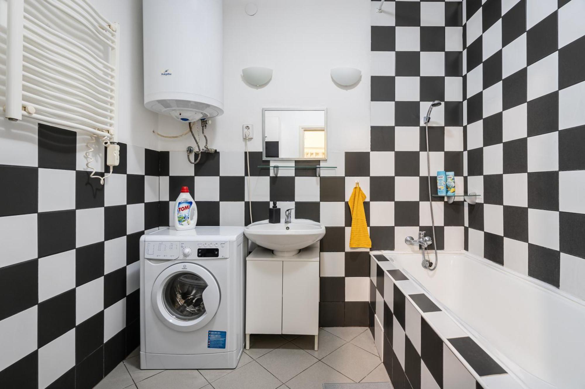 Affordable Heroes' Square Residence Boedapest Buitenkant foto